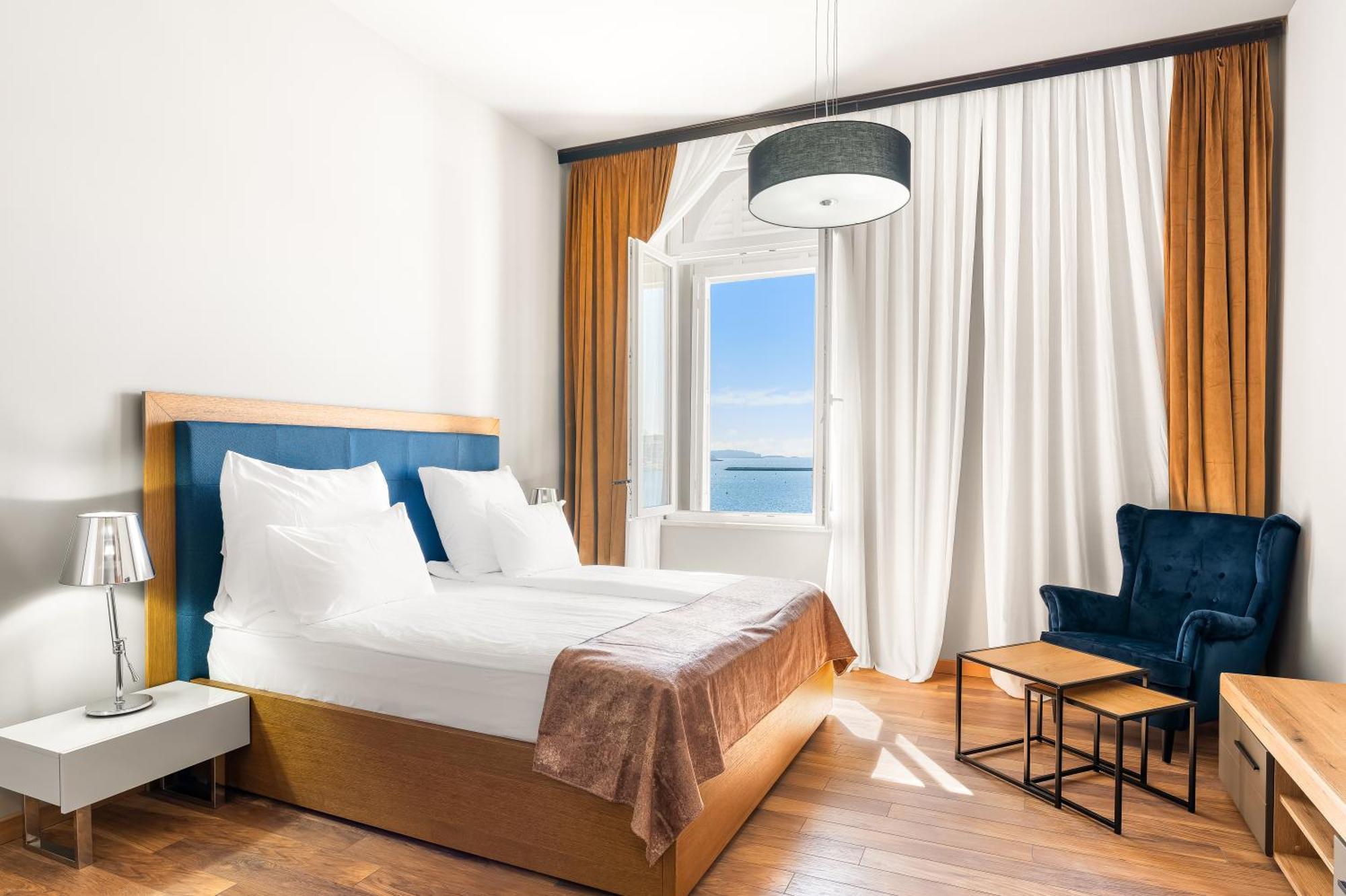 Deluxe Double Room with Sea View,1656311495:JPEG