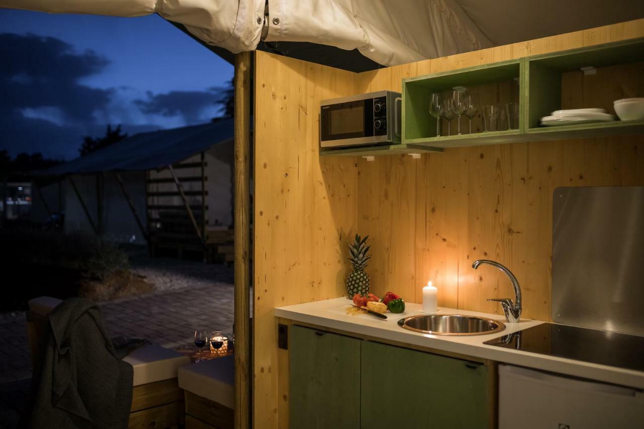 Tenda Familiare con 3 Camere da Letto e Terrazza